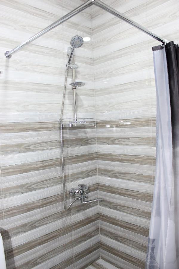 Apartment Izabella Tbilisi Esterno foto