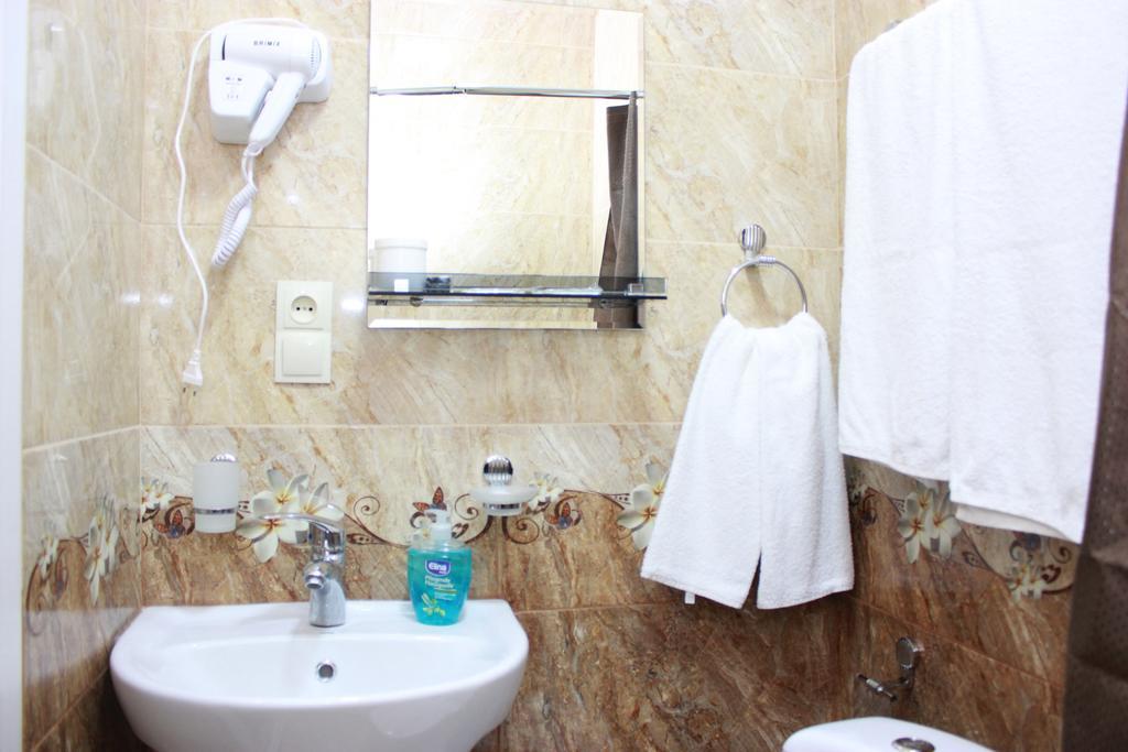 Apartment Izabella Tbilisi Esterno foto